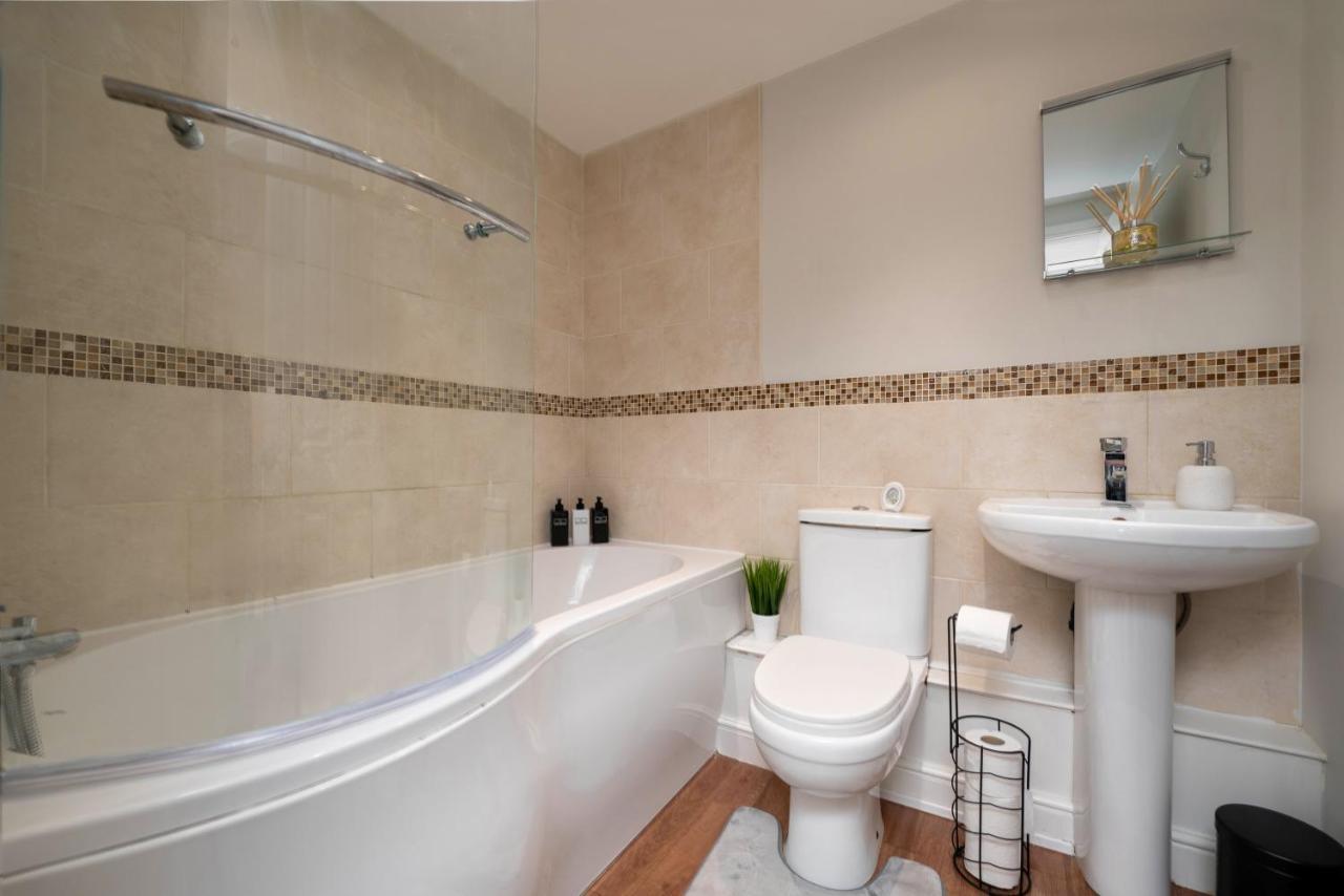 Вилла Stunning 3 Bed With Parking & Garden Маркет-Рейзен Экстерьер фото