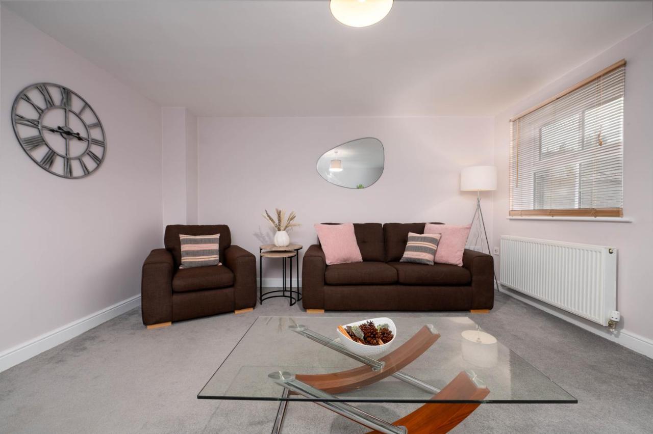 Вилла Stunning 3 Bed With Parking & Garden Маркет-Рейзен Экстерьер фото